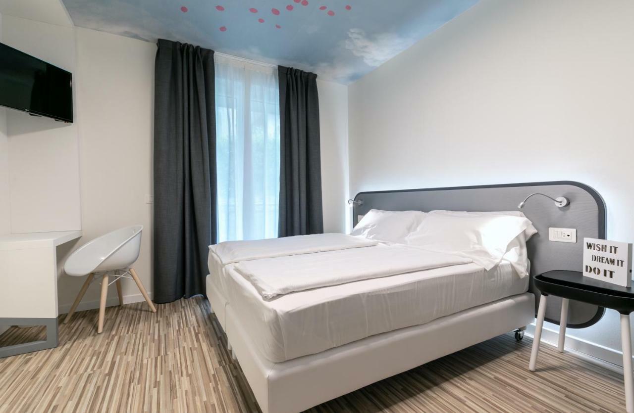 Hi Hotels Torbole - Pool & Spa Torbole Sul Garda Kültér fotó